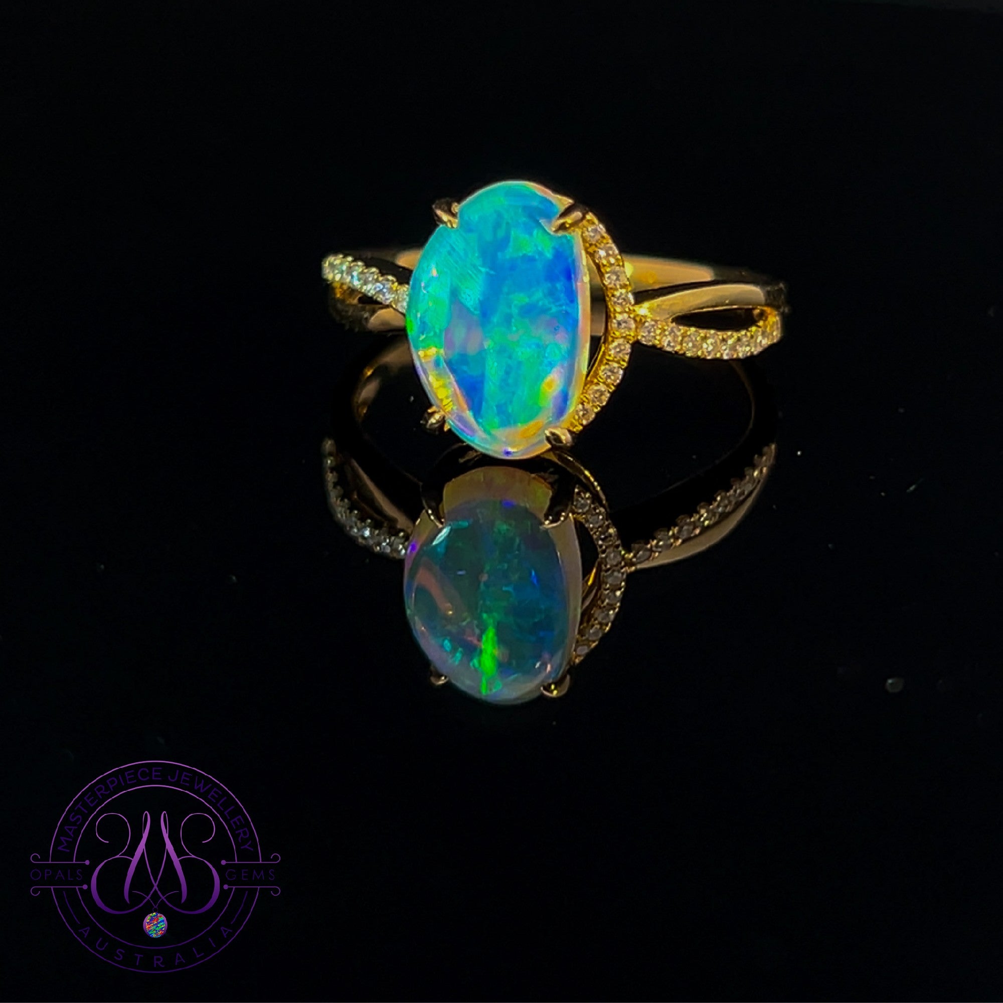 18kt Yellow Gold Green Blue Crystal Opal 1.74ct and diamond ring