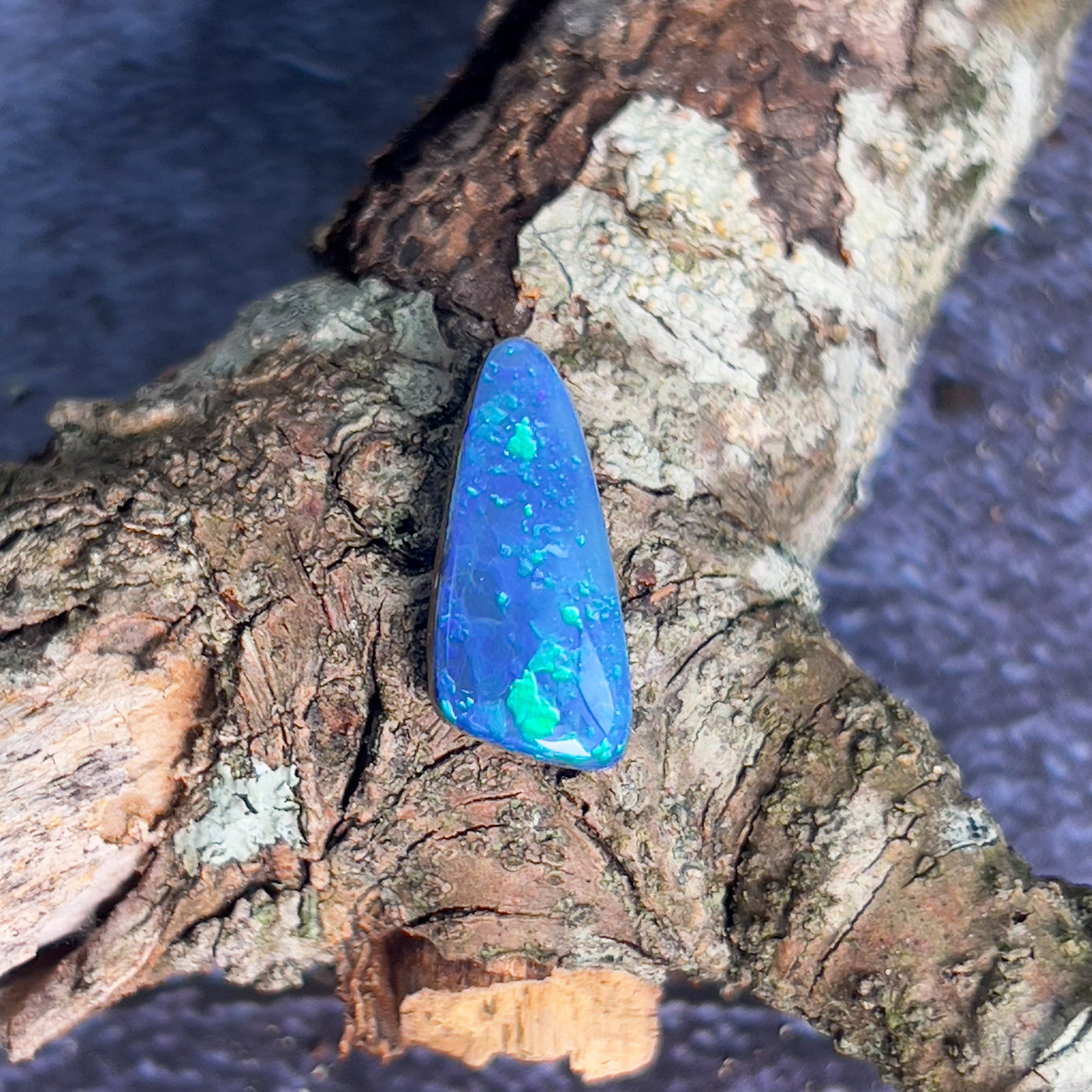 Blue Green Opal doublet 2.56ct - Masterpiece Jewellery Opal & Gems Sydney Australia | Online Shop