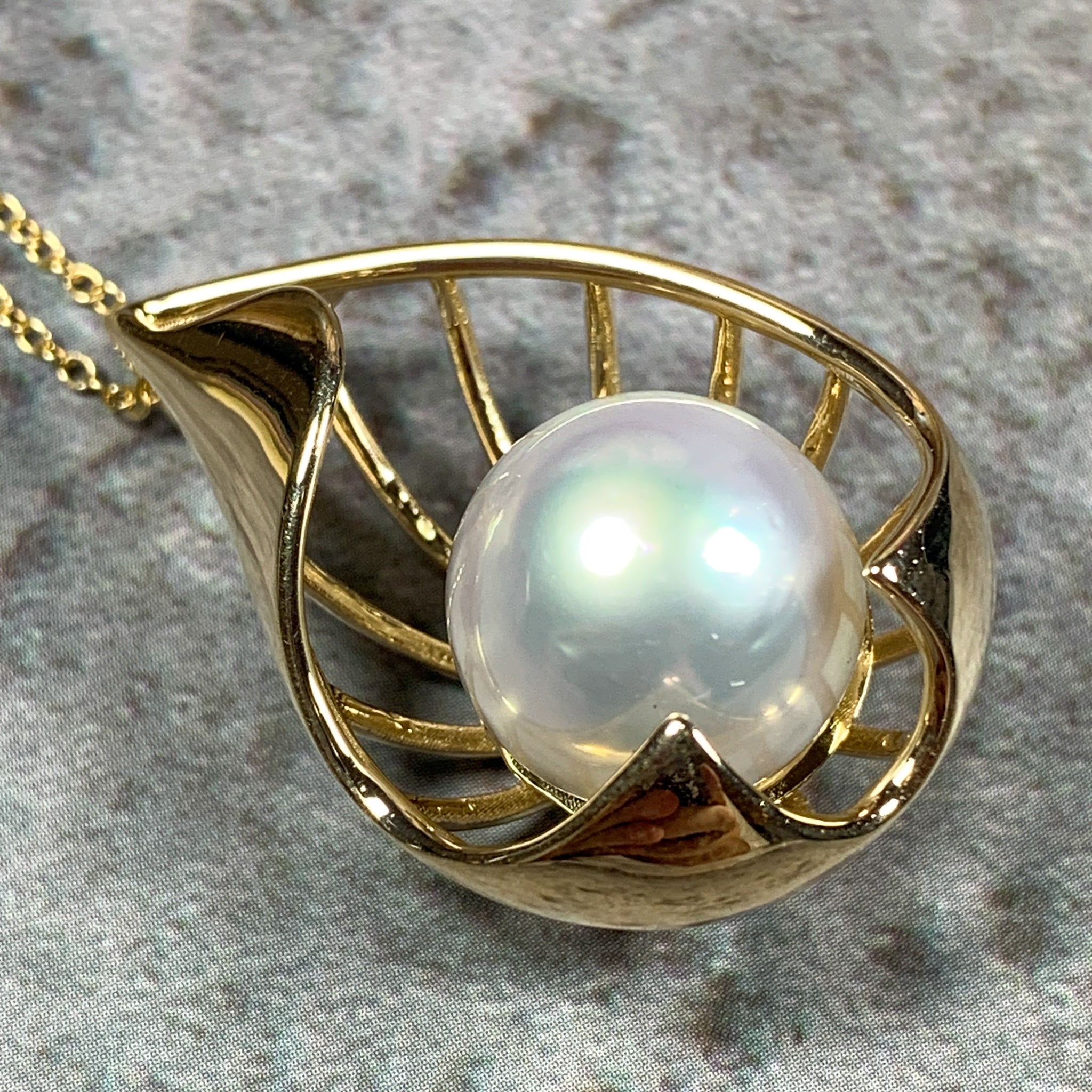 9kt Yellow Gold South Sea 12.5-13mm Pearl Spiral pendant - Masterpiece Jewellery Opal & Gems Sydney Australia | Online Shop