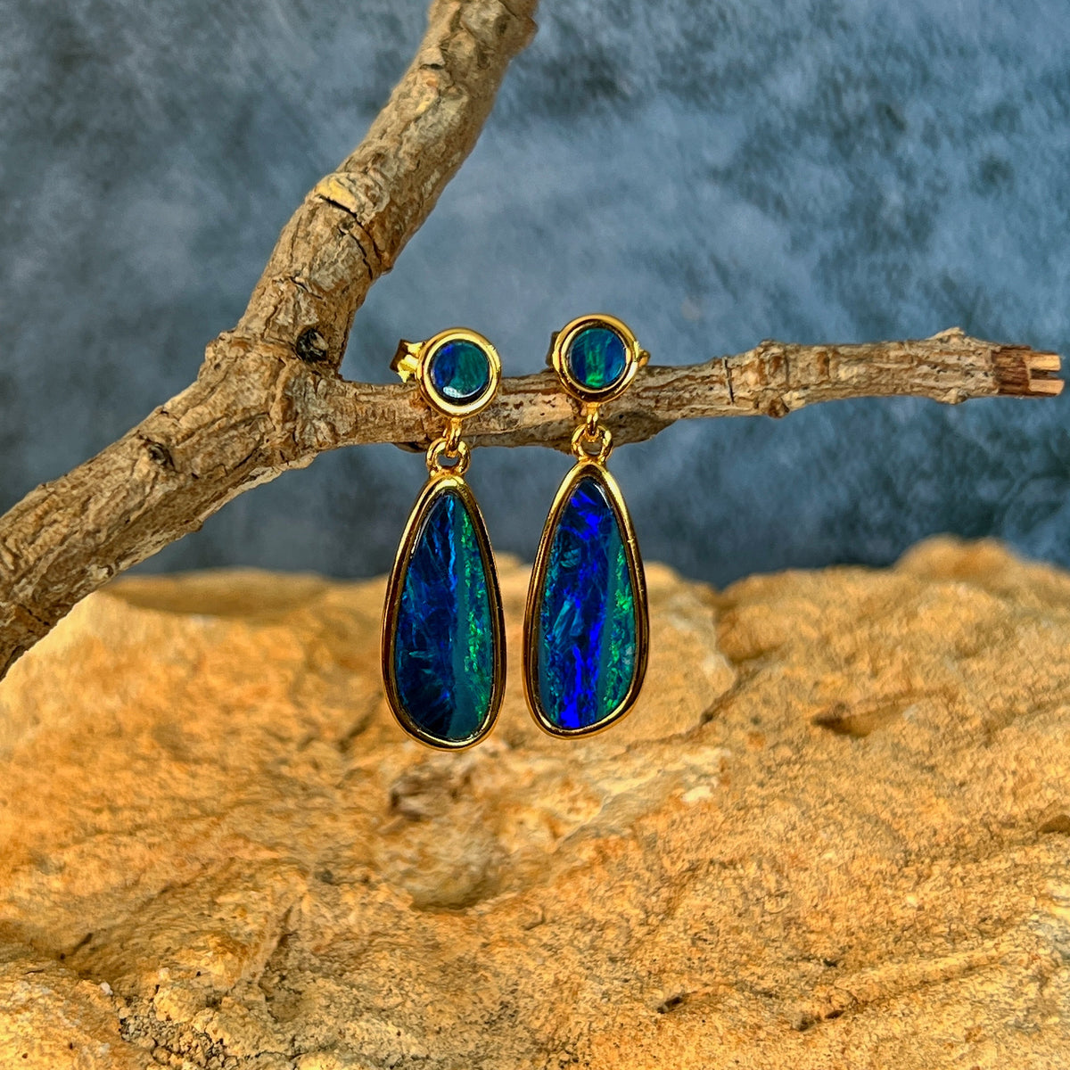 round Australian opal doublet earrings in yellow gold-plated silver, green and blue play-of-colour