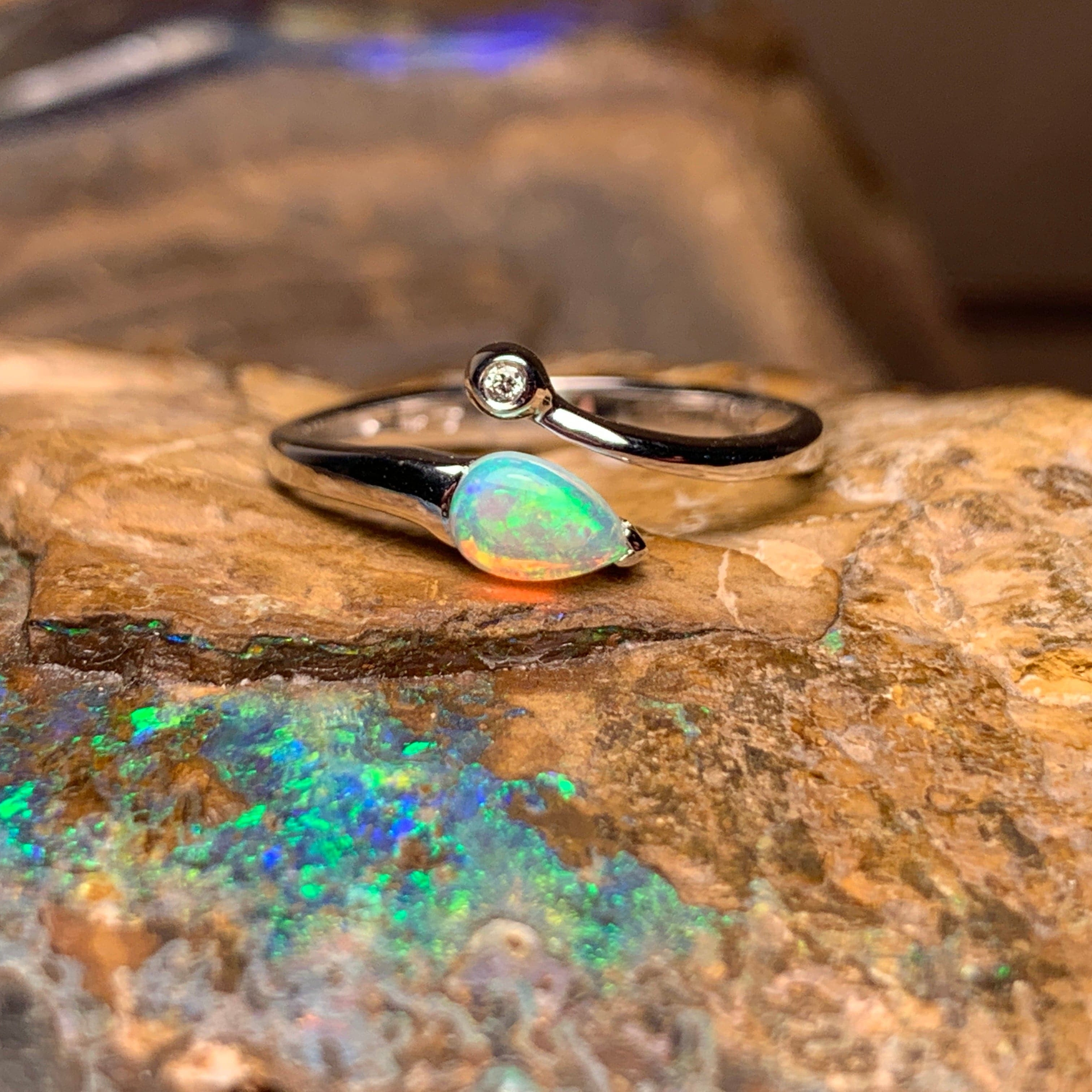 14kt White Gold Opal ring - Masterpiece Jewellery Opal & Gems Sydney Australia | Online Shop