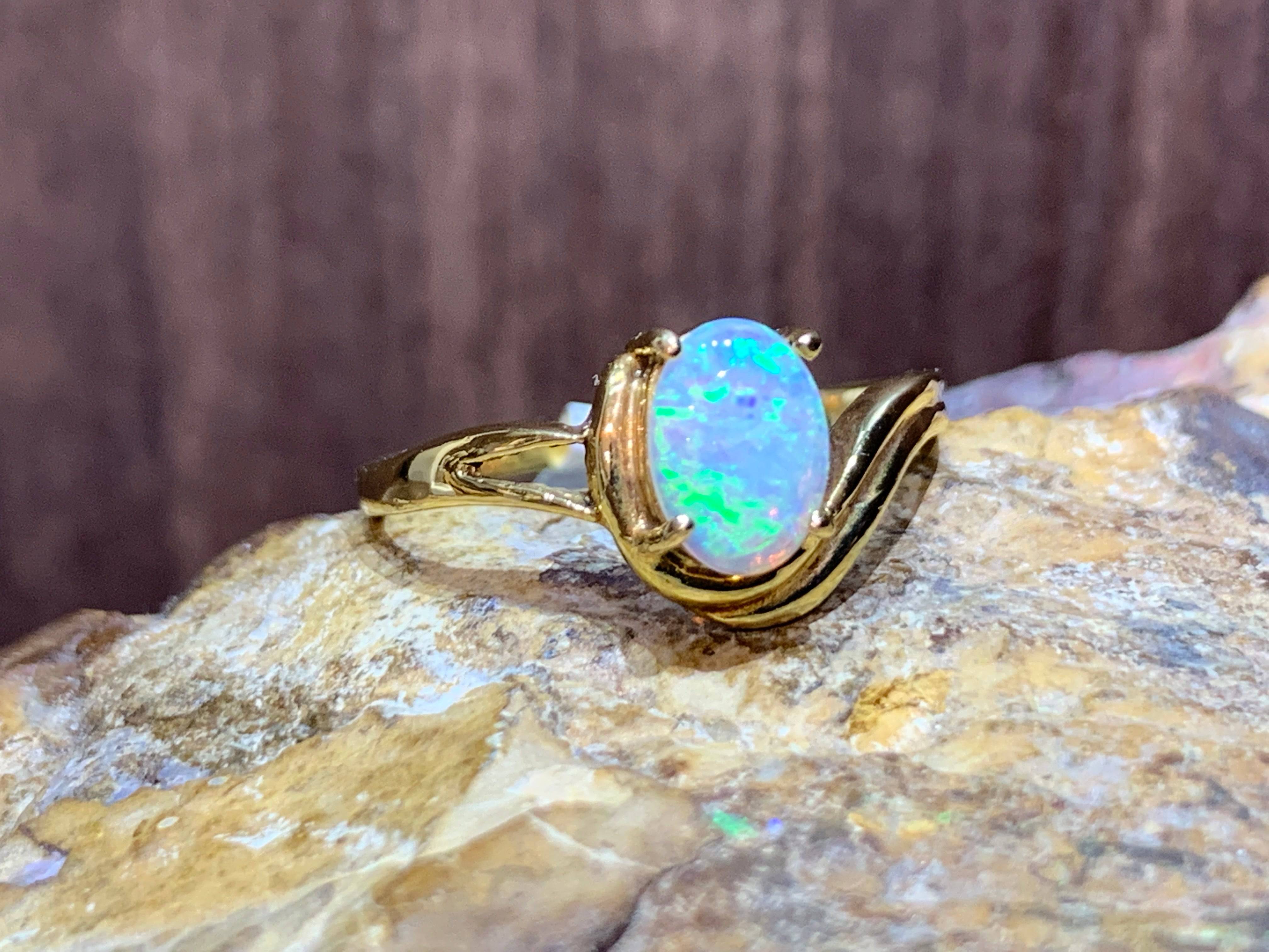 18kt Yellow Gold Opal solitaire ring - Masterpiece Jewellery Opal & Gems Sydney Australia | Online Shop