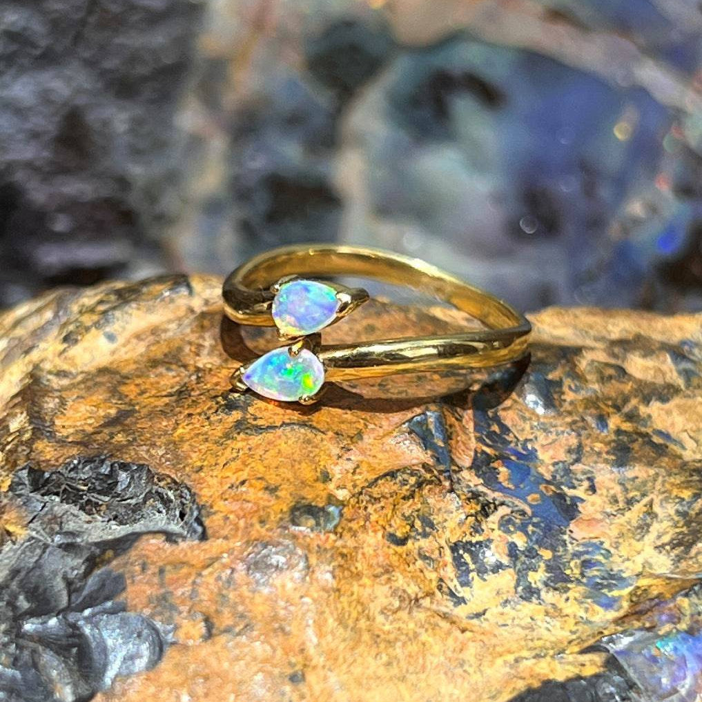18kt Yellow Gold Opal split ring - Masterpiece Jewellery Opal & Gems Sydney Australia | Online Shop