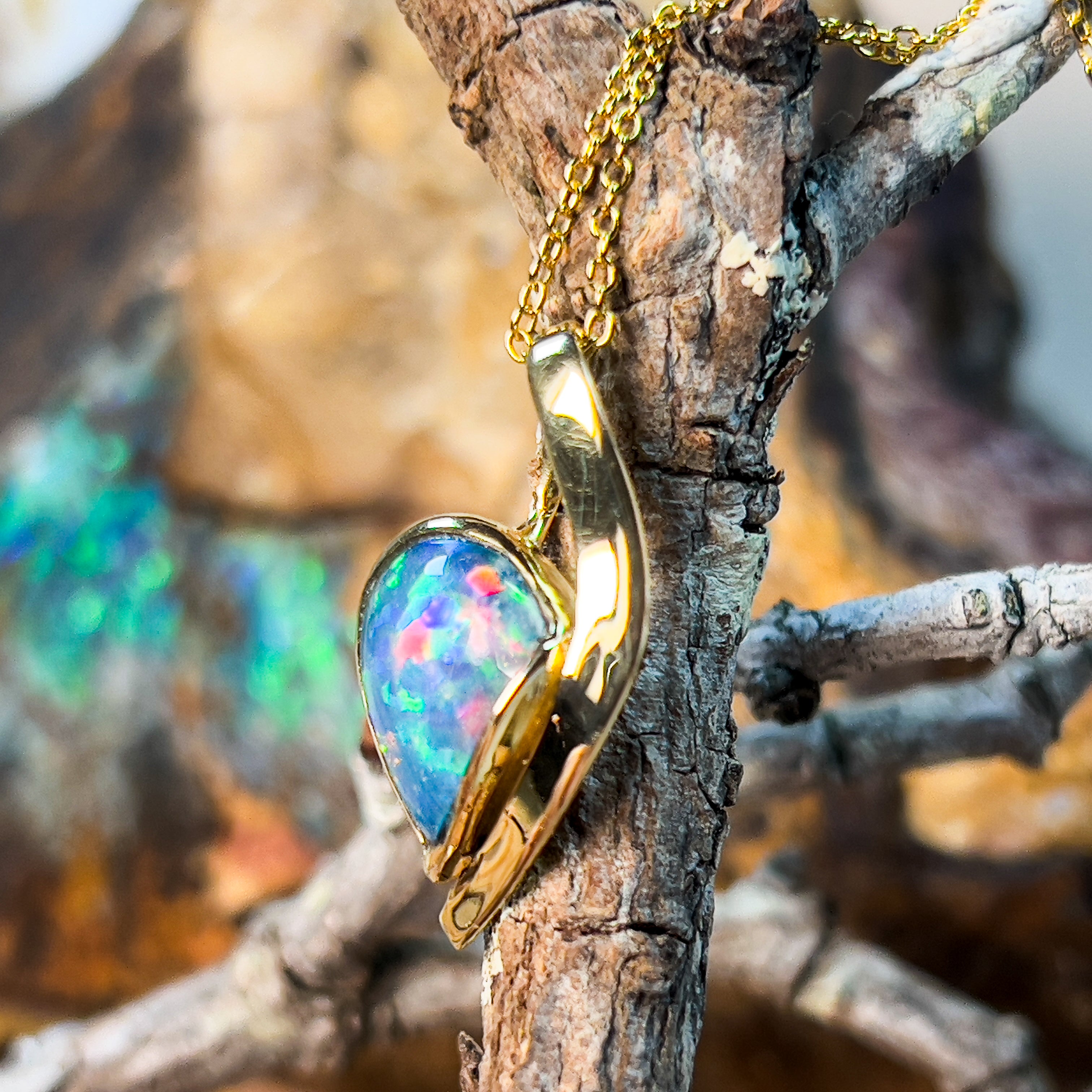 18kt Yellow Gold 3.3ct Boulder Opal pendant - Masterpiece Jewellery Opal & Gems Sydney Australia | Online Shop