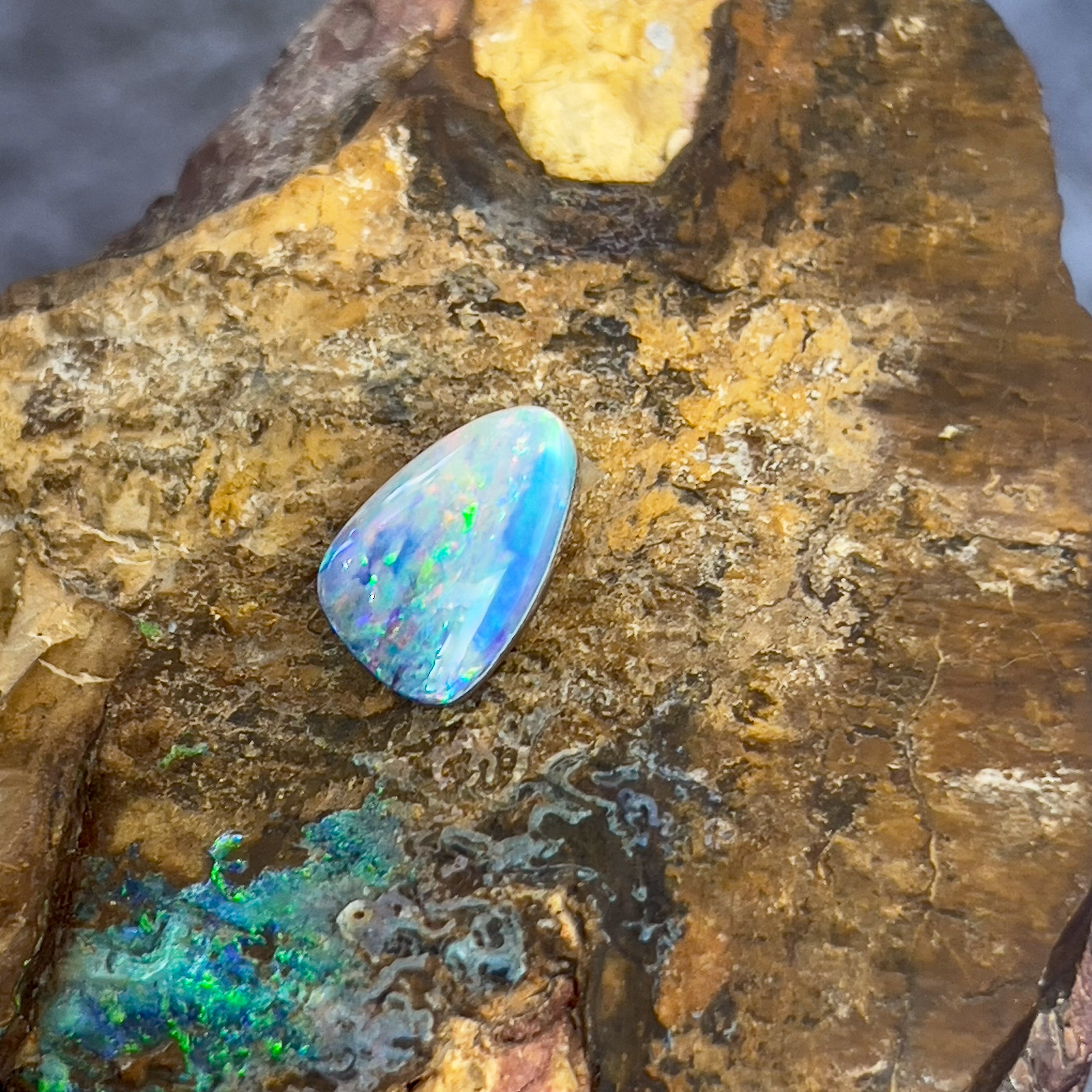 Loose Opal doublet 3.83ct - Masterpiece Jewellery Opal & Gems Sydney Australia | Online Shop