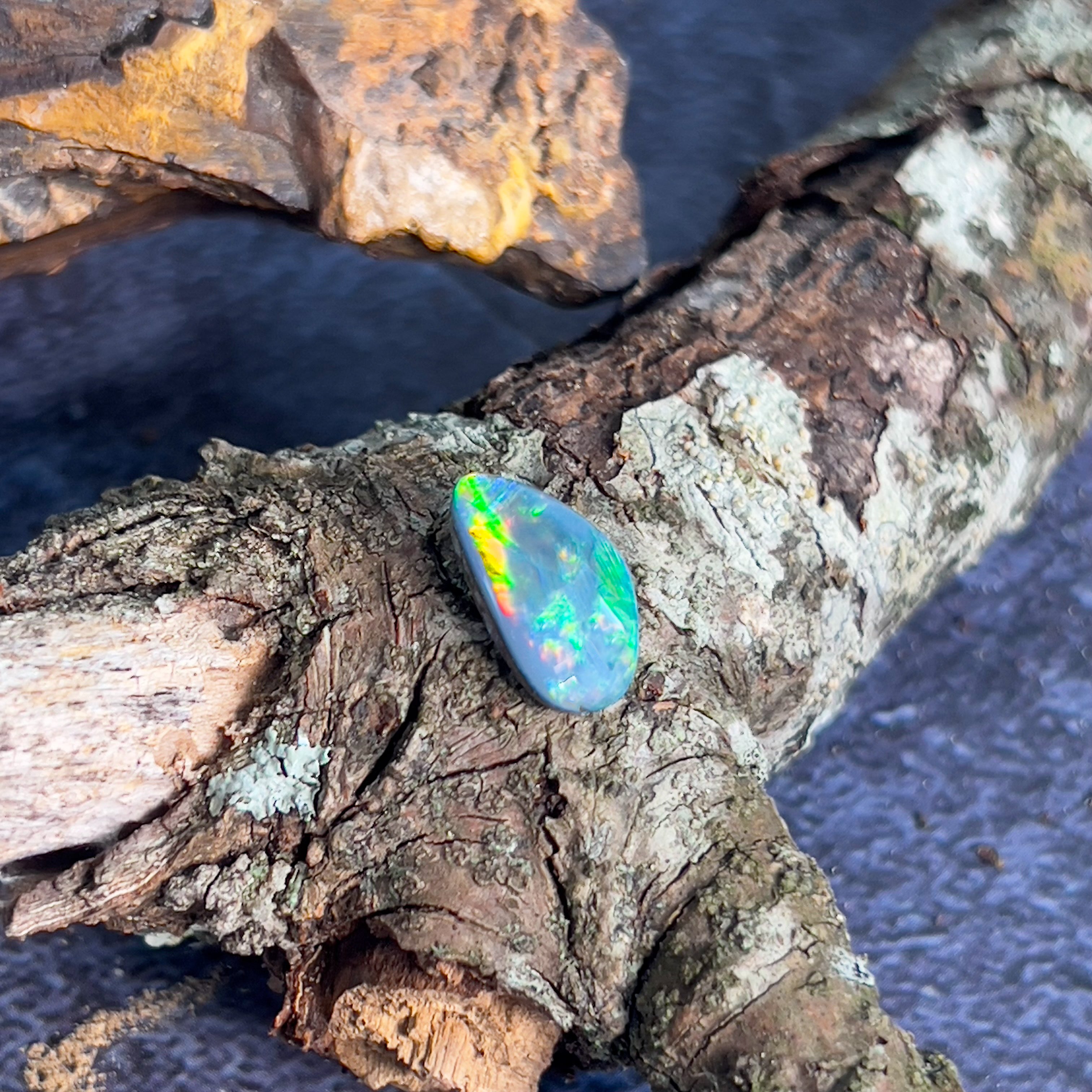 Loose Opal doublet freeform 1.53ct - Masterpiece Jewellery Opal & Gems Sydney Australia | Online Shop