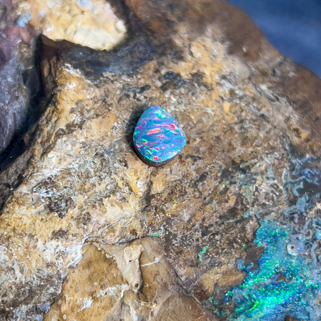 Freeform shape Australian Opal doublet 1.09ct - Masterpiece Jewellery Opal & Gems Sydney Australia | Online Shop