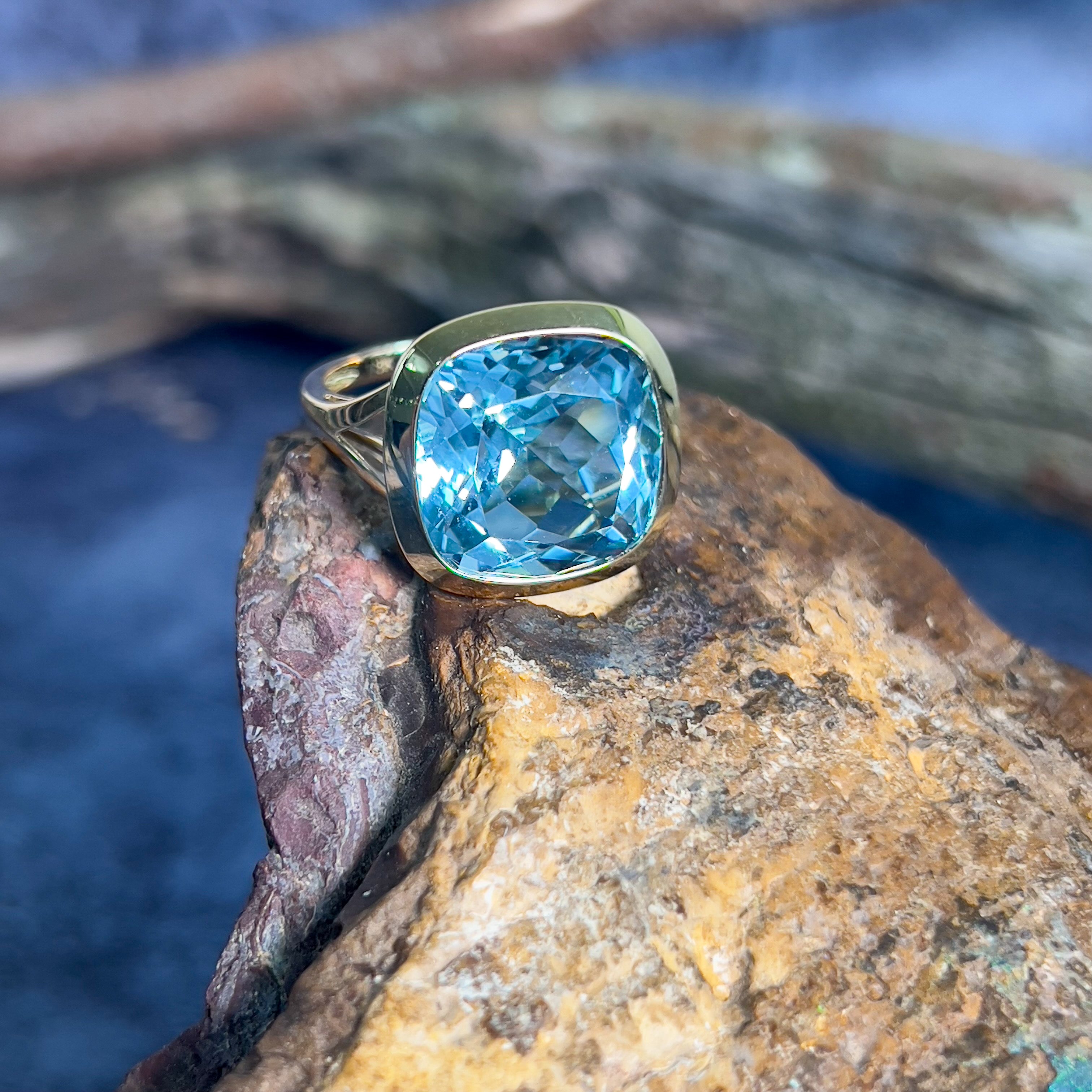 18kt Yellow Gold Sky Blue Topaz 15.6ct bezel set - Masterpiece Jewellery Opal & Gems Sydney Australia | Online Shop