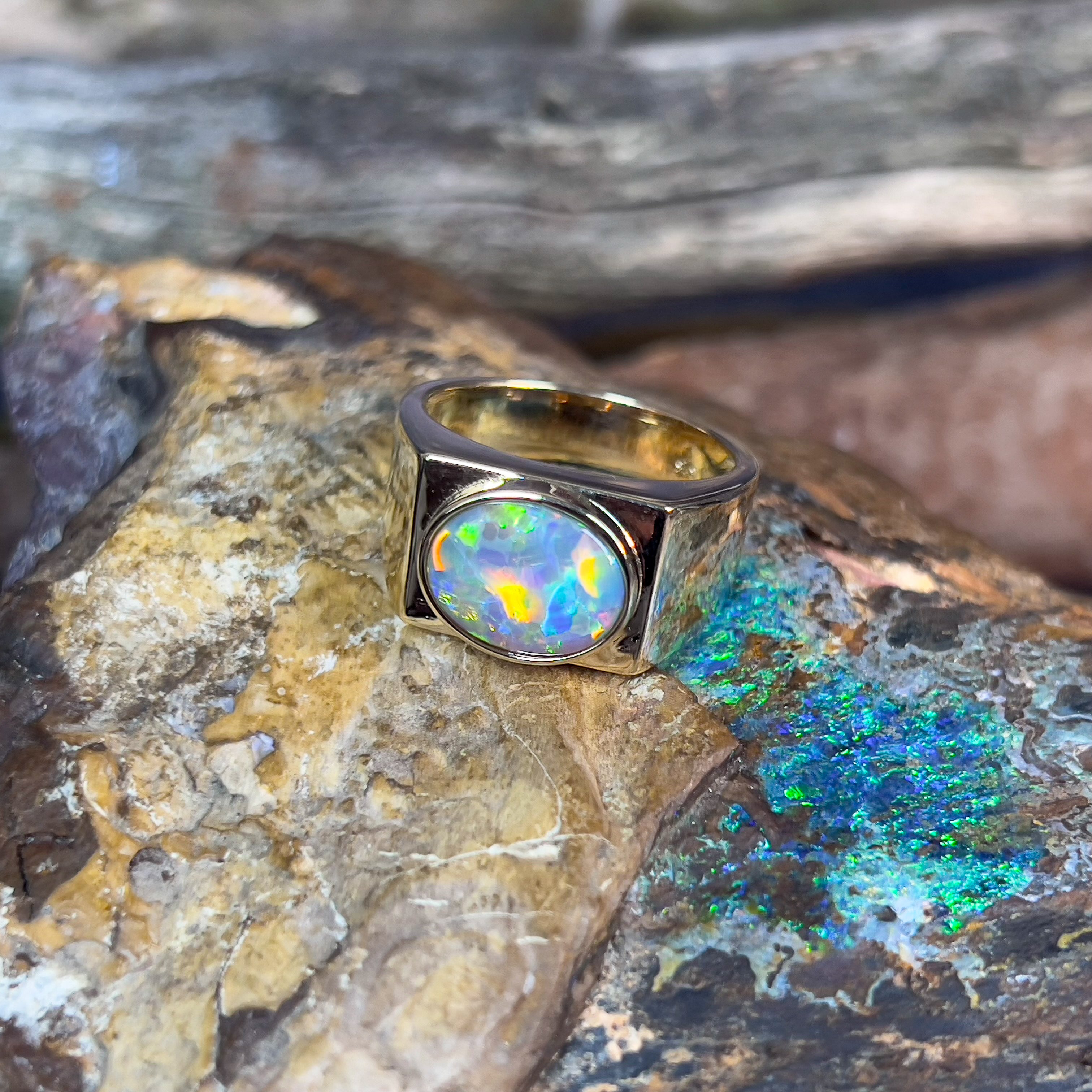 9kt Yellow Gold signet ring with one Black Crystal 2.93ct - Masterpiece Jewellery Opal & Gems Sydney Australia | Online Shop