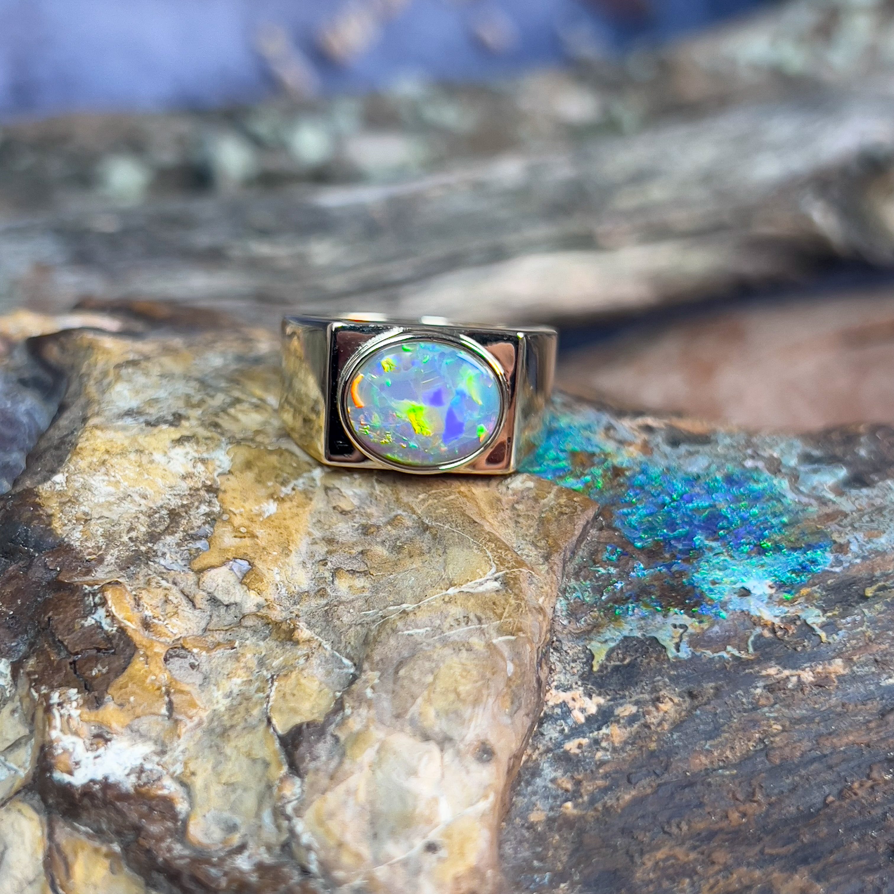 9kt Yellow Gold signet ring with one Black Crystal 2.93ct - Masterpiece Jewellery Opal & Gems Sydney Australia | Online Shop