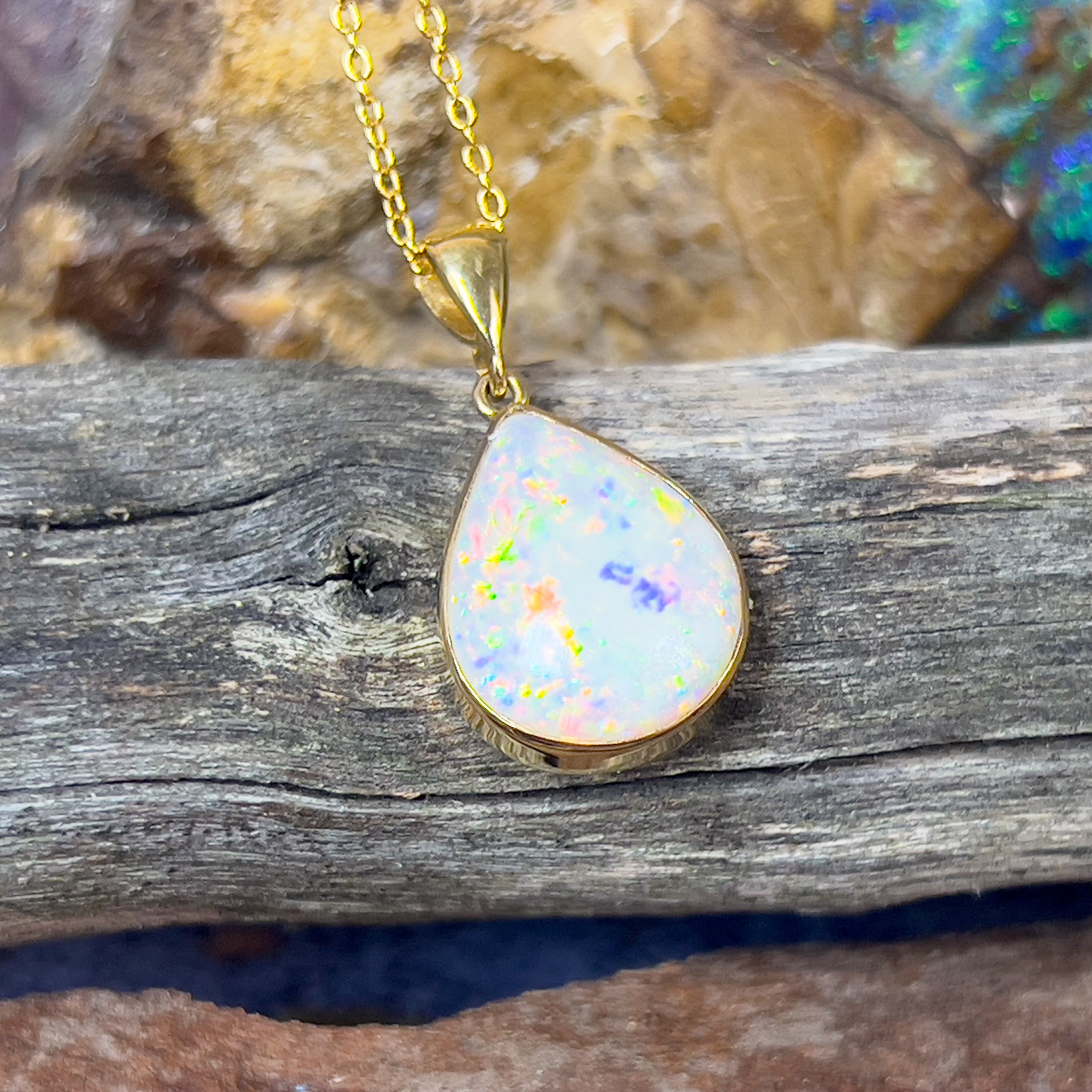 18kt Yellow Gold pearshape 4.25ct White Opal pendant - Masterpiece Jewellery Opal & Gems Sydney Australia | Online Shop