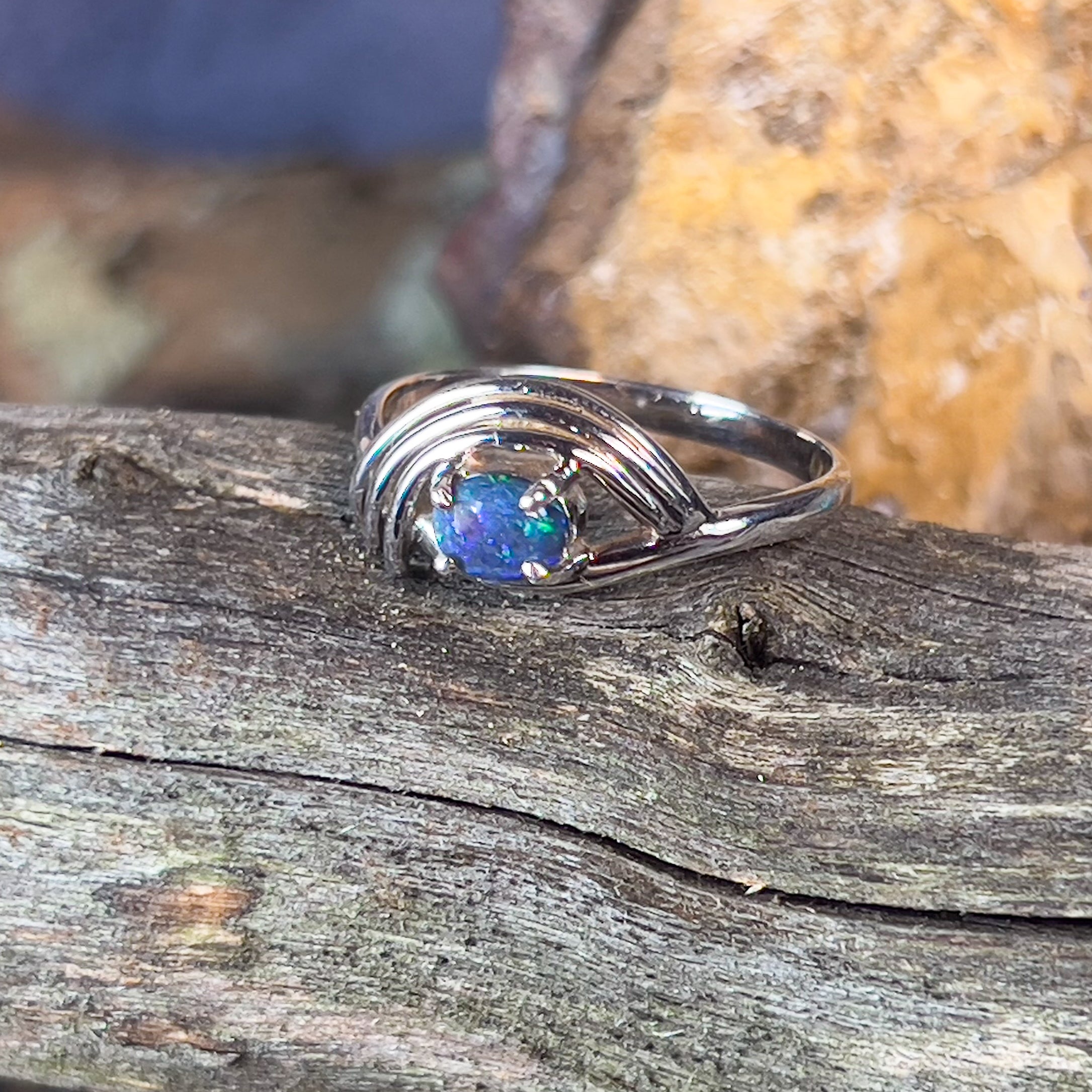 18kt White Gold ring with Black Opal 0.3ct - Masterpiece Jewellery Opal & Gems Sydney Australia | Online Shop