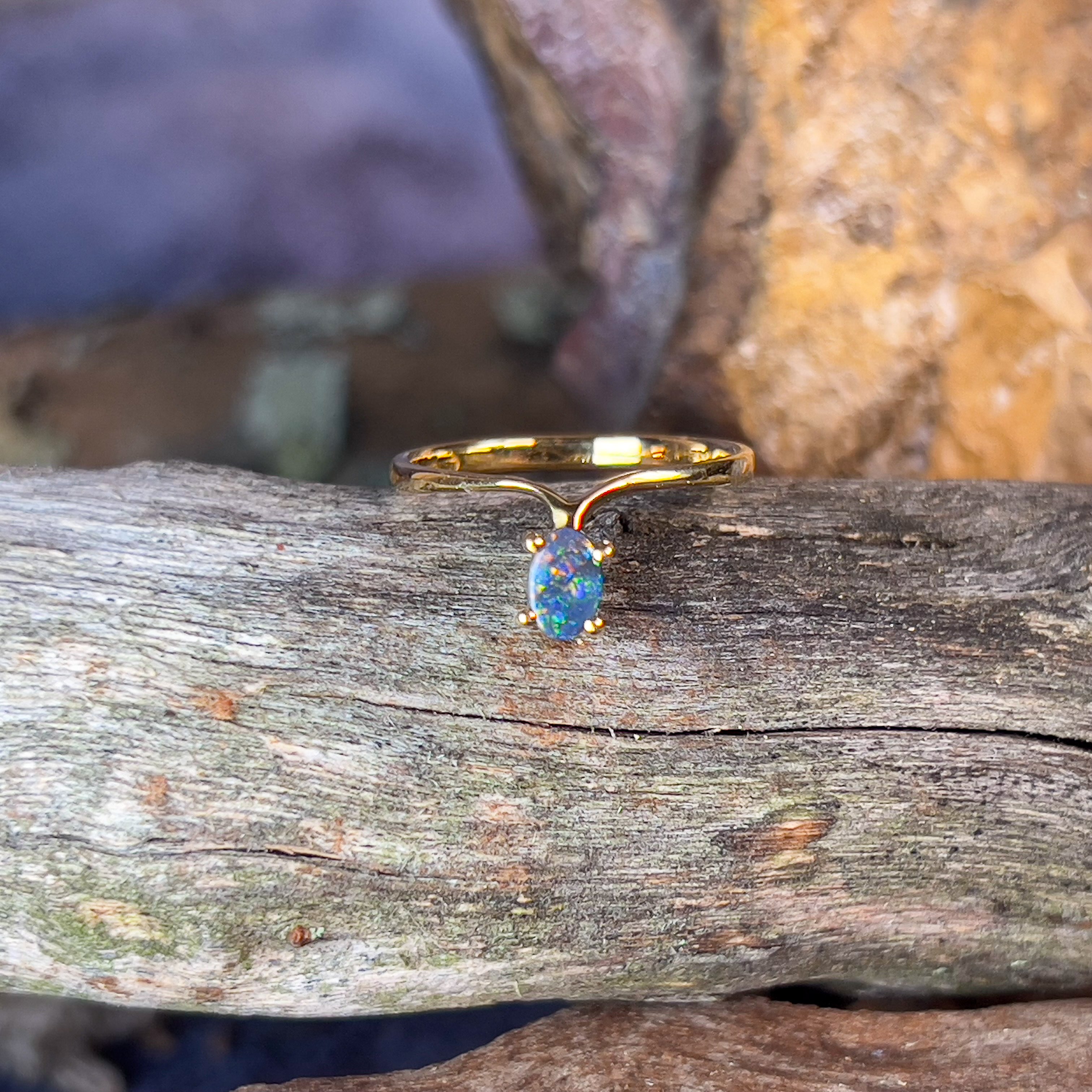 18kt Yellow Gold Black Opal 0.15ct shaped band - Masterpiece Jewellery Opal & Gems Sydney Australia | Online Shop