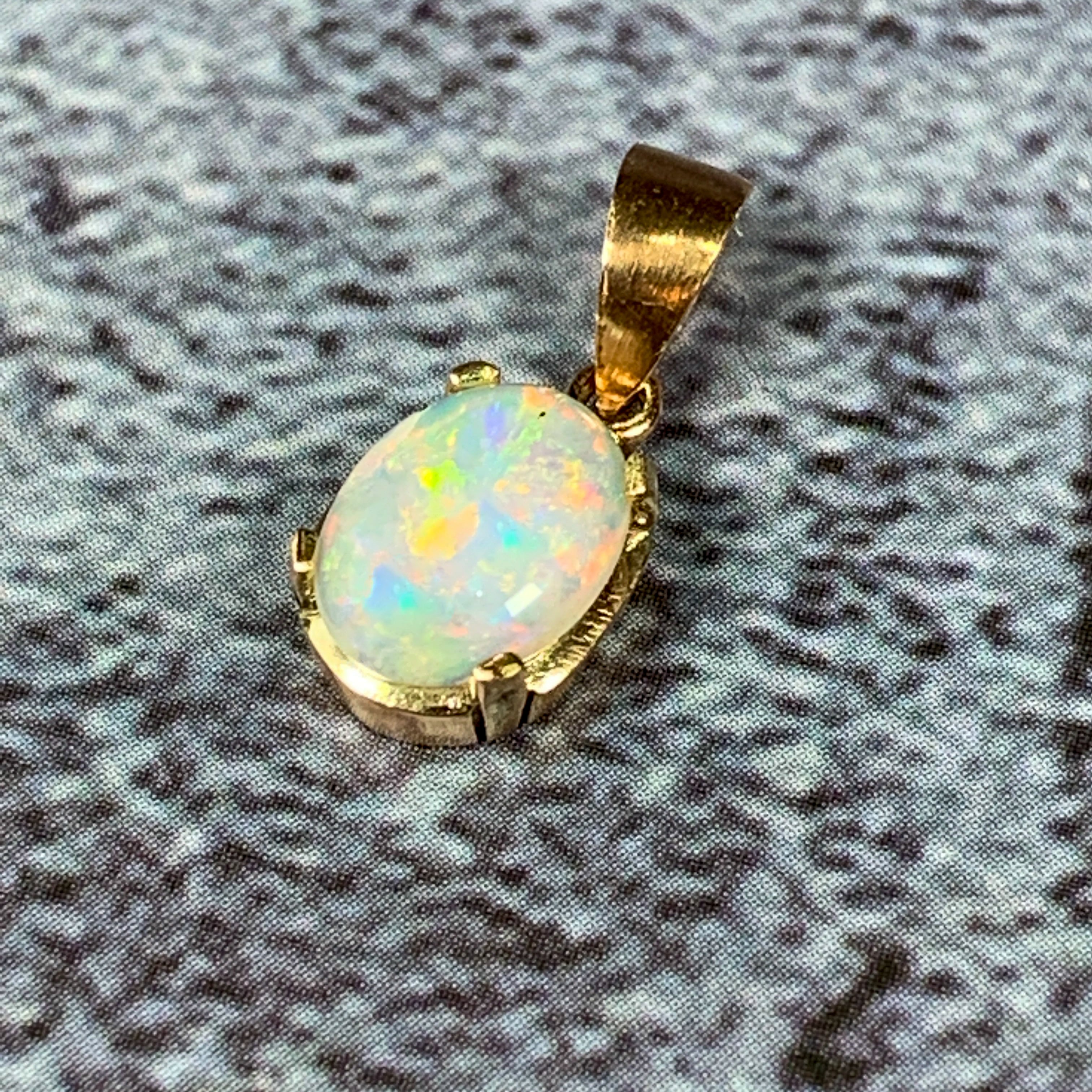 9kt Rose Gold Light Opal 8x6mm pendant - Masterpiece Jewellery Opal & Gems Sydney Australia | Online Shop