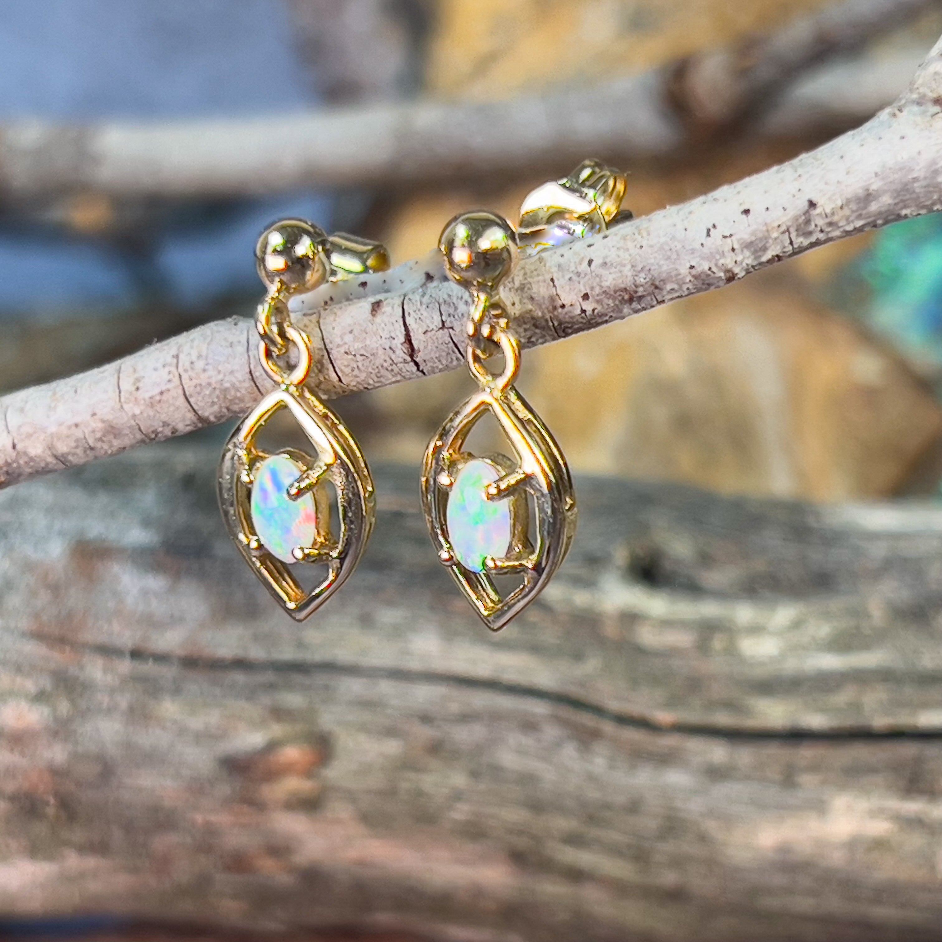 18kt Yellow Gold dangling Crystal Opal 0.31ct earrings - Masterpiece Jewellery Opal & Gems Sydney Australia | Online Shop