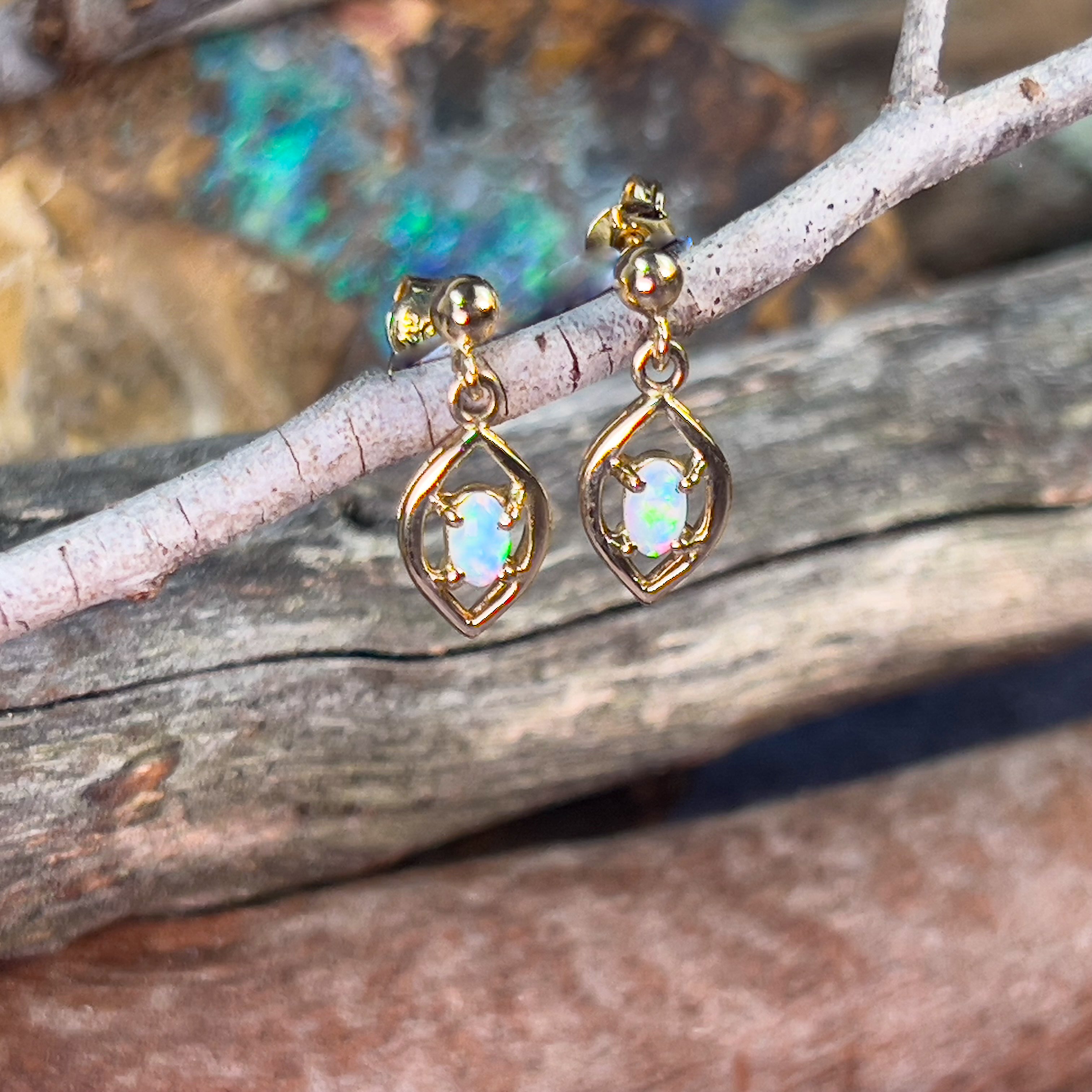 18kt Yellow Gold dangling Crystal Opal 0.31ct earrings - Masterpiece Jewellery Opal & Gems Sydney Australia | Online Shop