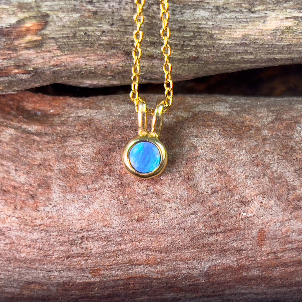 18kt Yellow Gold minimalist 3mm Opal pendant - Masterpiece Jewellery Opal & Gems Sydney Australia | Online Shop