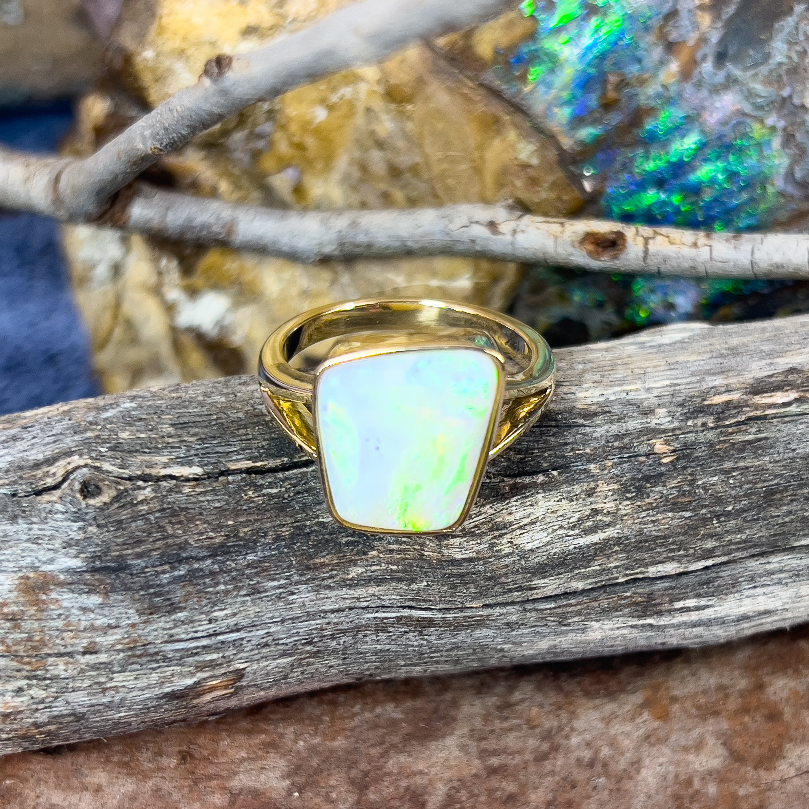 18kt Yellow Gold bezel set Light Opal green flash 5.15ct - Masterpiece Jewellery Opal & Gems Sydney Australia | Online Shop