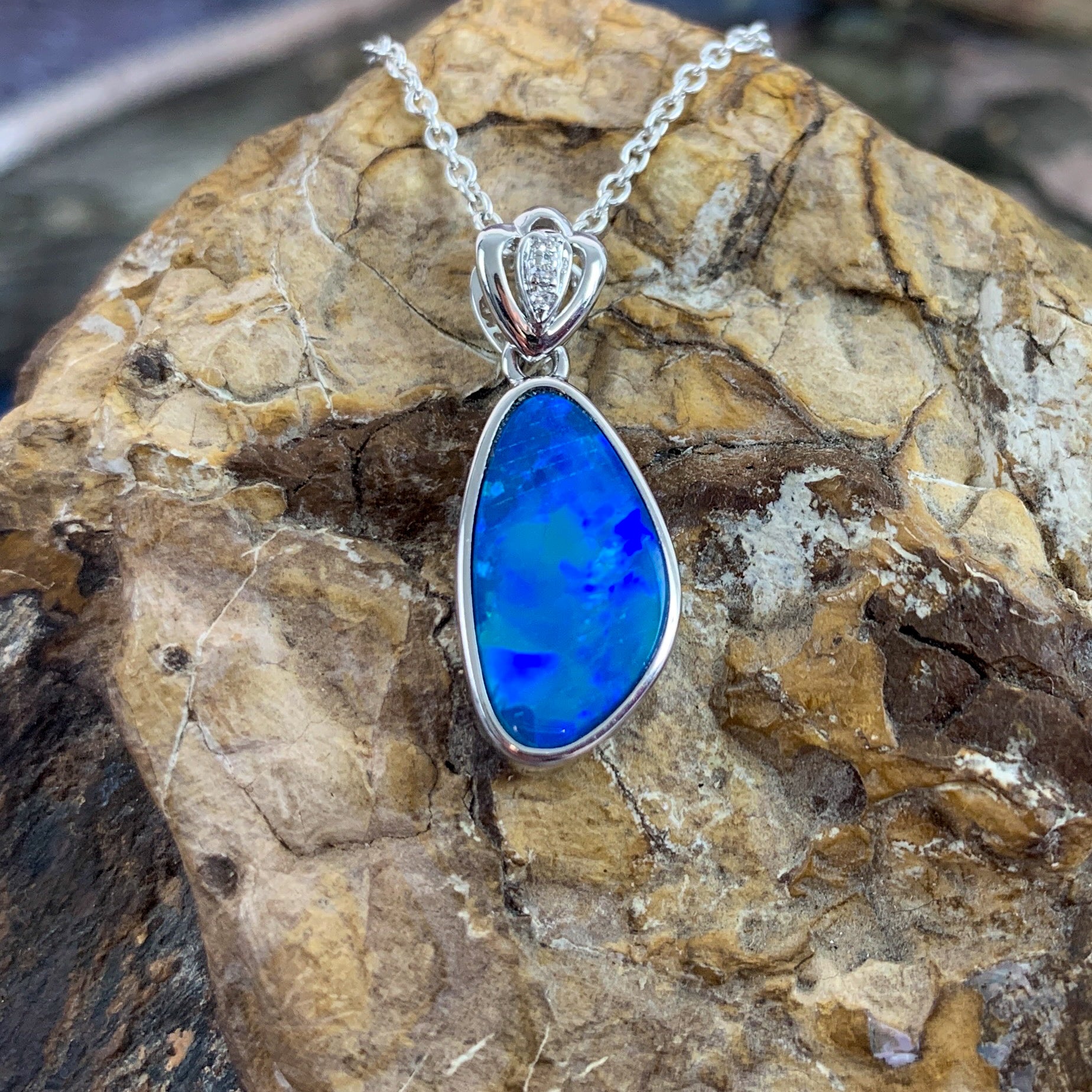14kt White Gold Blue Green Opal doublet pendant - Masterpiece Jewellery Opal & Gems Sydney Australia | Online Shop