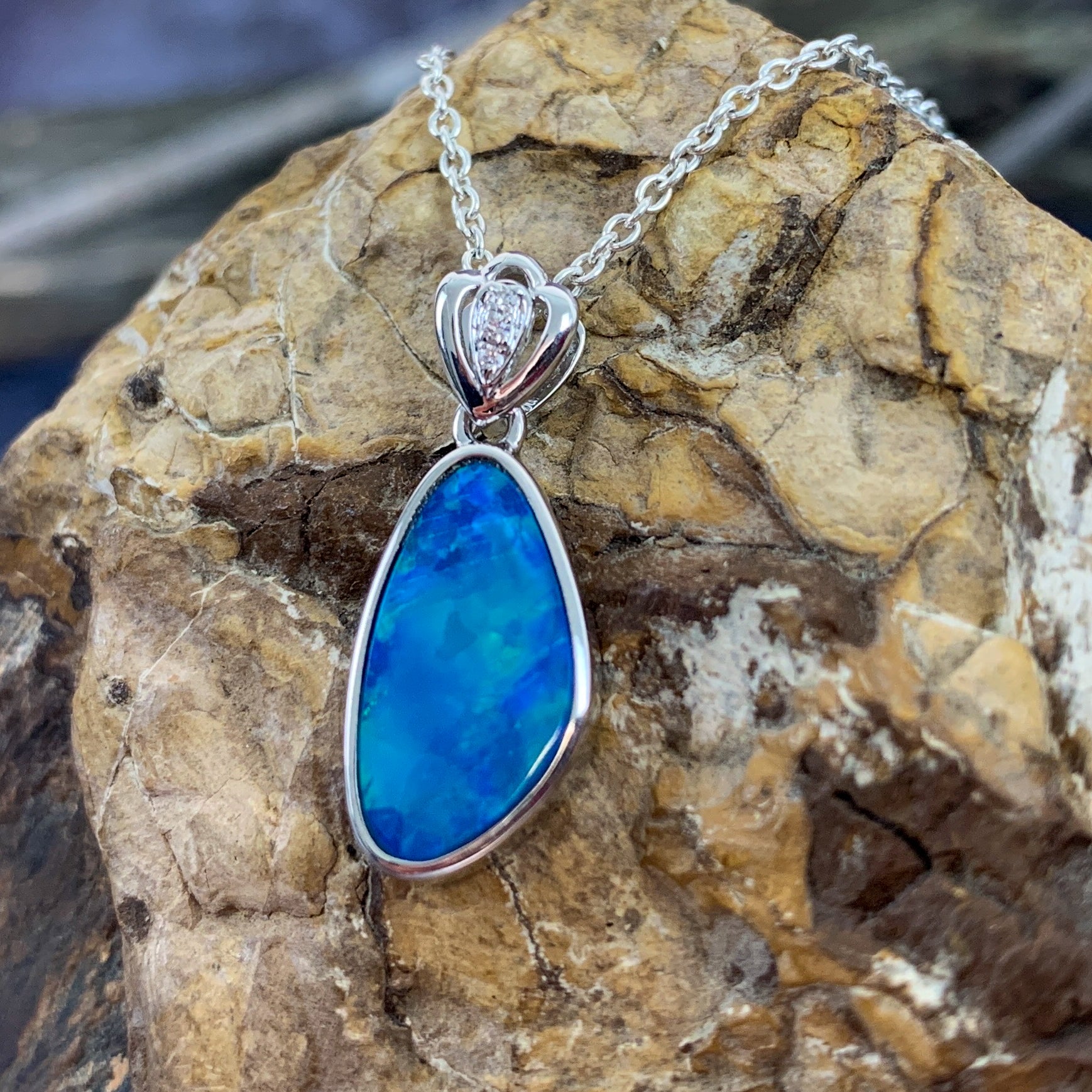 14kt White Gold Blue Green Opal doublet pendant - Masterpiece Jewellery Opal & Gems Sydney Australia | Online Shop