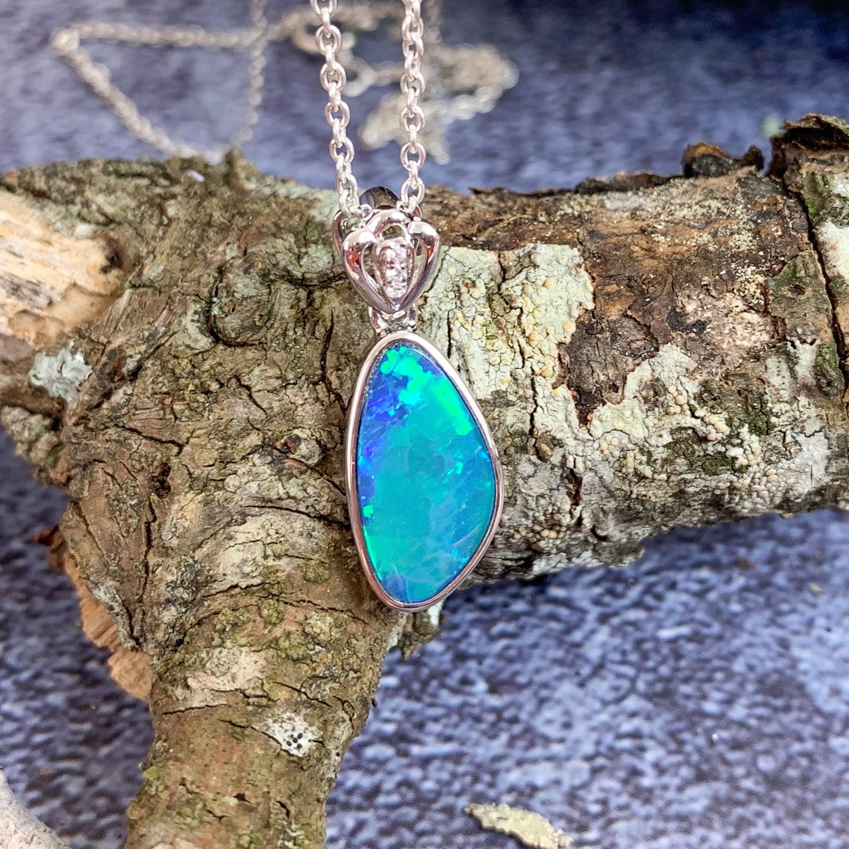 14kt White Gold Blue Green Opal doublet pendant - Masterpiece Jewellery Opal & Gems Sydney Australia | Online Shop