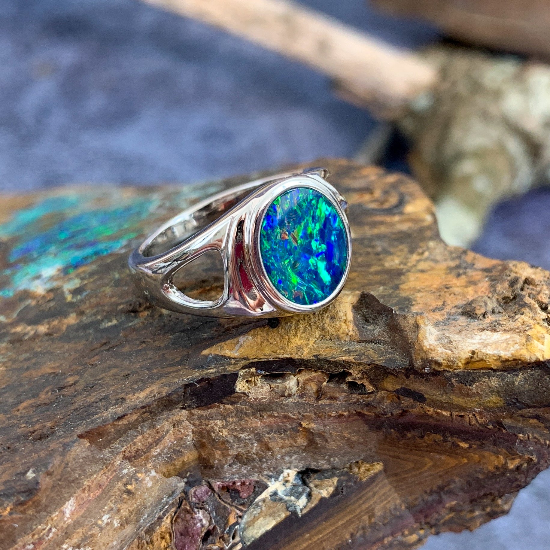 Sterling Silver Oval shape patterned ring - Masterpiece Jewellery Opal & Gems Sydney Australia | Online Shop