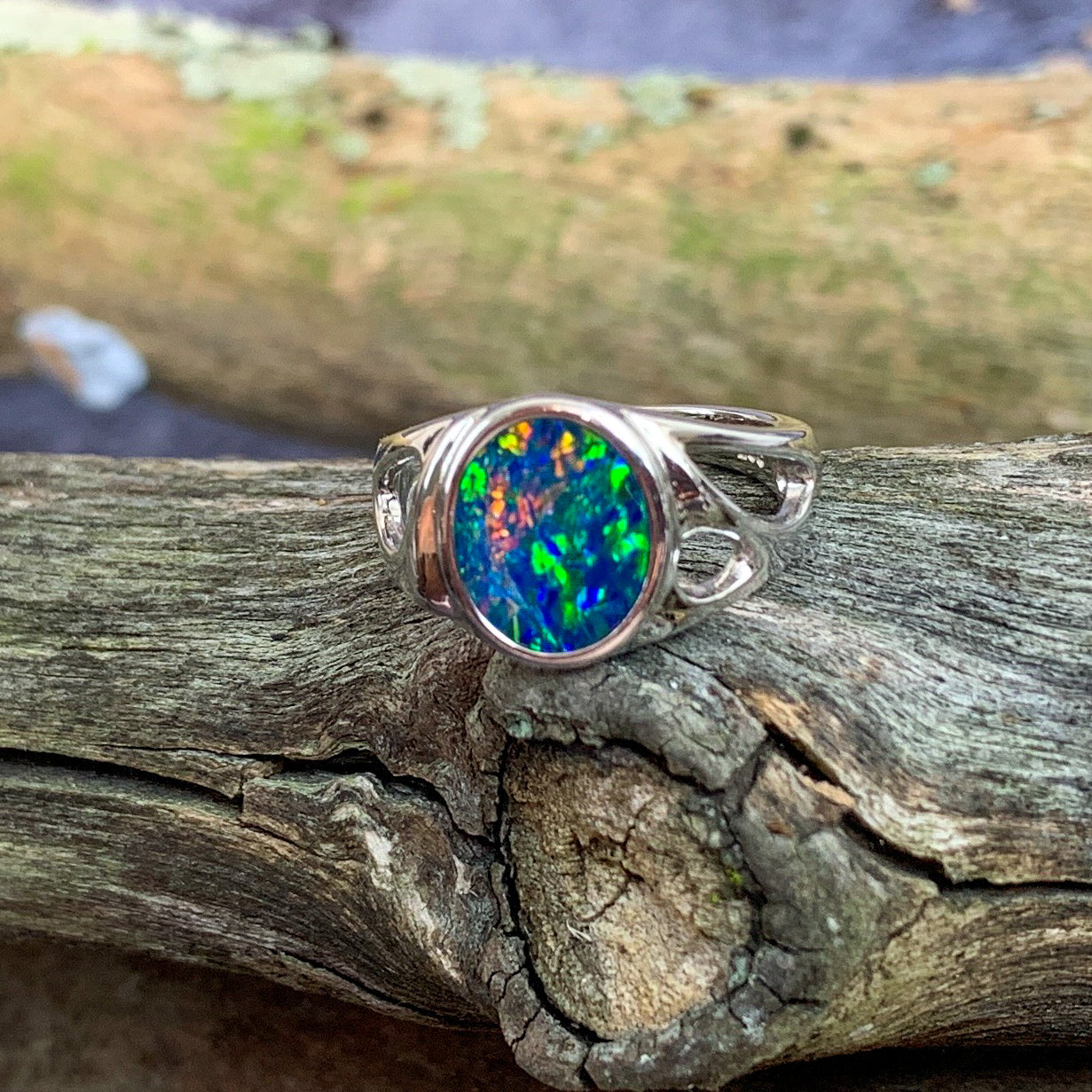 Sterling Silver Oval shape patterned ring - Masterpiece Jewellery Opal & Gems Sydney Australia | Online Shop