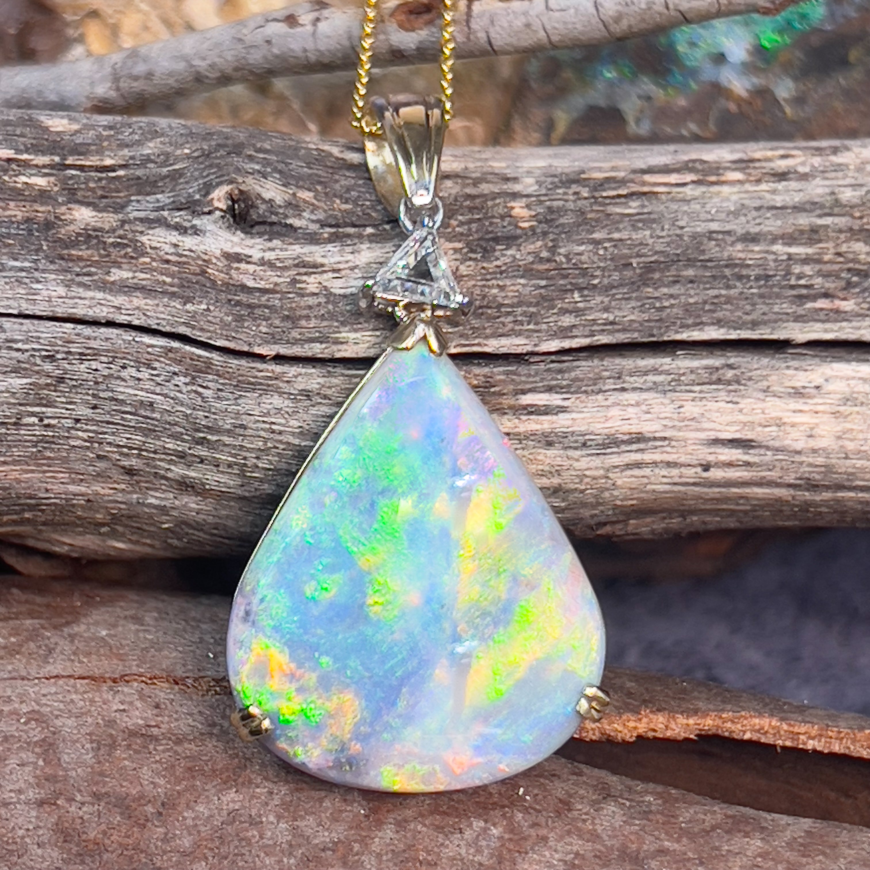 Semi-precious Luxe Opal Stone Necklace in Ocean Blue – ChicMela
