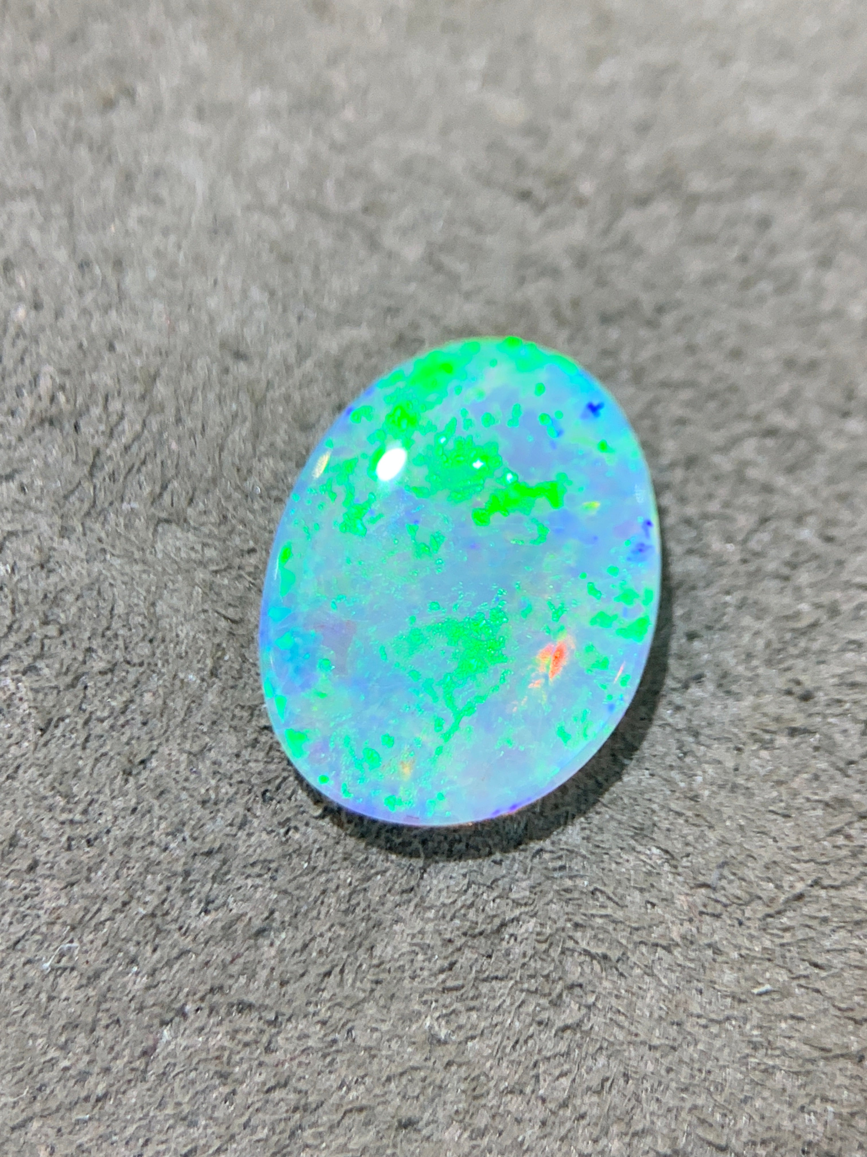 Crystal Opal Oval shape 0.82ct - Masterpiece Jewellery Opal & Gems Sydney Australia | Online Shop