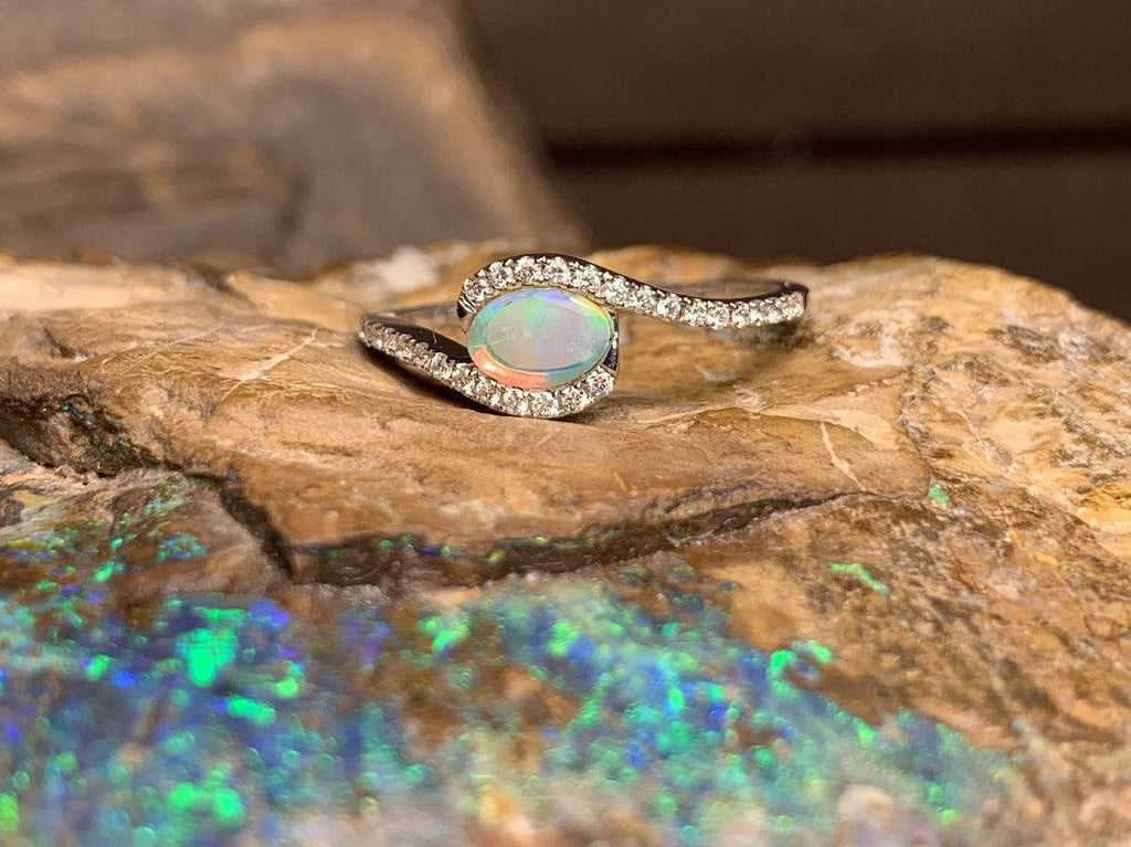18kt White Gold ring set with one Australian Crystal Opal - Masterpiece Jewellery Opal & Gems Sydney Australia | Online Shop