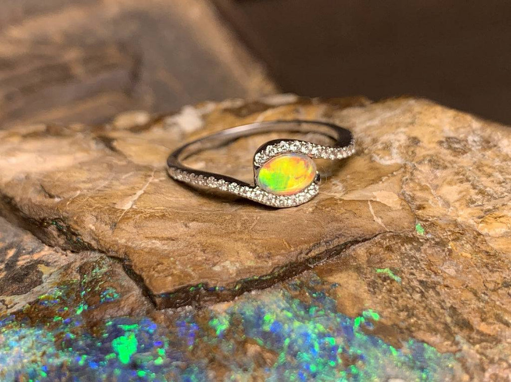 18kt White Gold ring set with one Australian Crystal Opal - Masterpiece Jewellery Opal & Gems Sydney Australia | Online Shop
